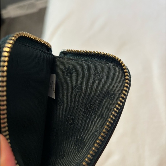 Tory Burch Green Card Holder - Picture 4 of 5